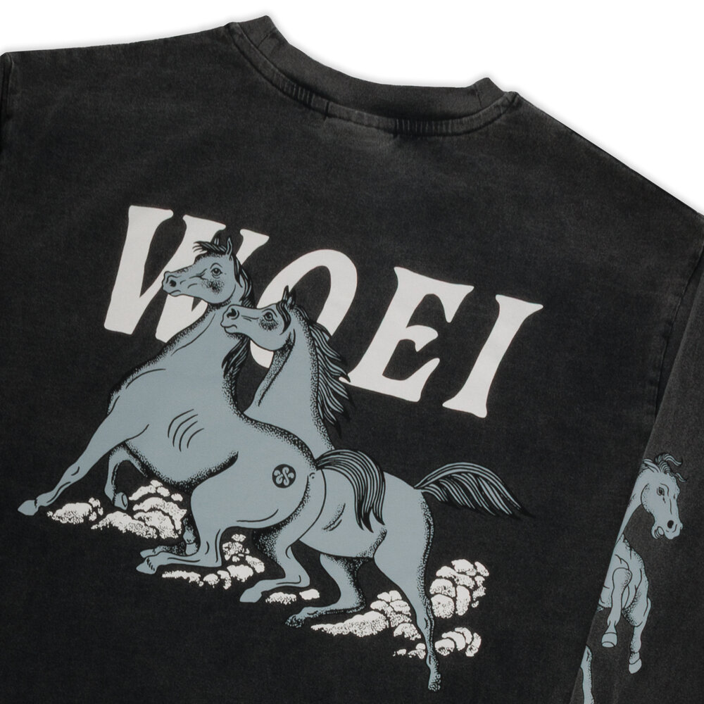 WOEI X LIZER VAN HATTEM ‘YEAR OF THE HORSE’ LONGSLEEVE