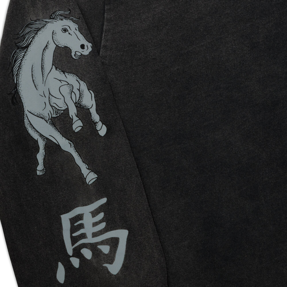 WOEI X LIZER VAN HATTEM ‘YEAR OF THE HORSE’ LONGSLEEVE