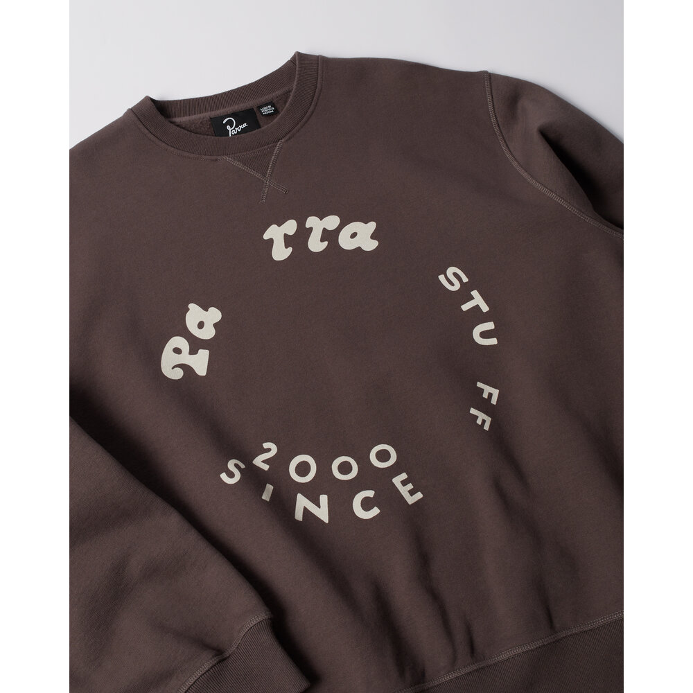 BY PARRA GASOLINE CREW NECK SWEATSHIRT BROWN