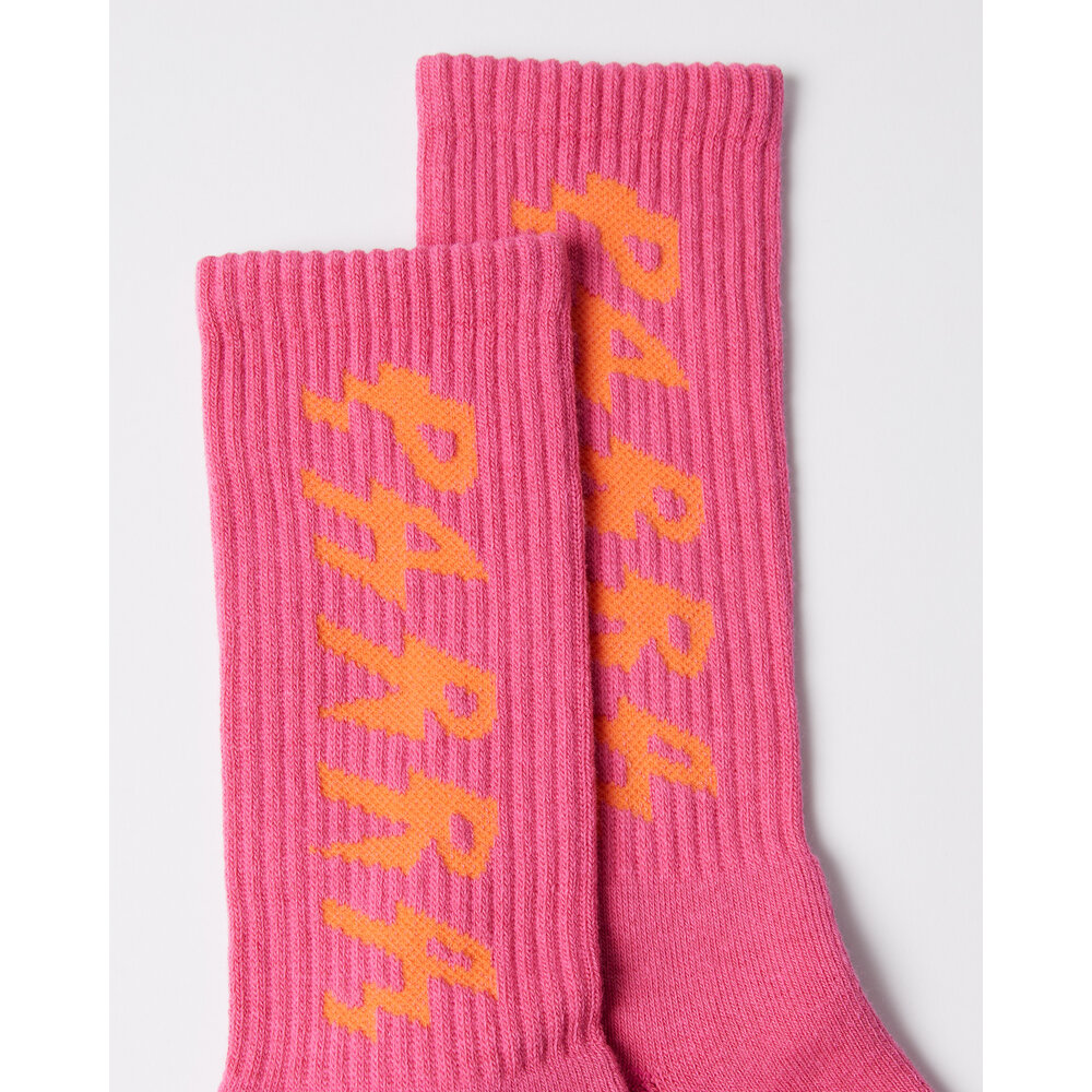 BY PARRA SPIKED LOGO CREW SOCKS ‘PINK’
