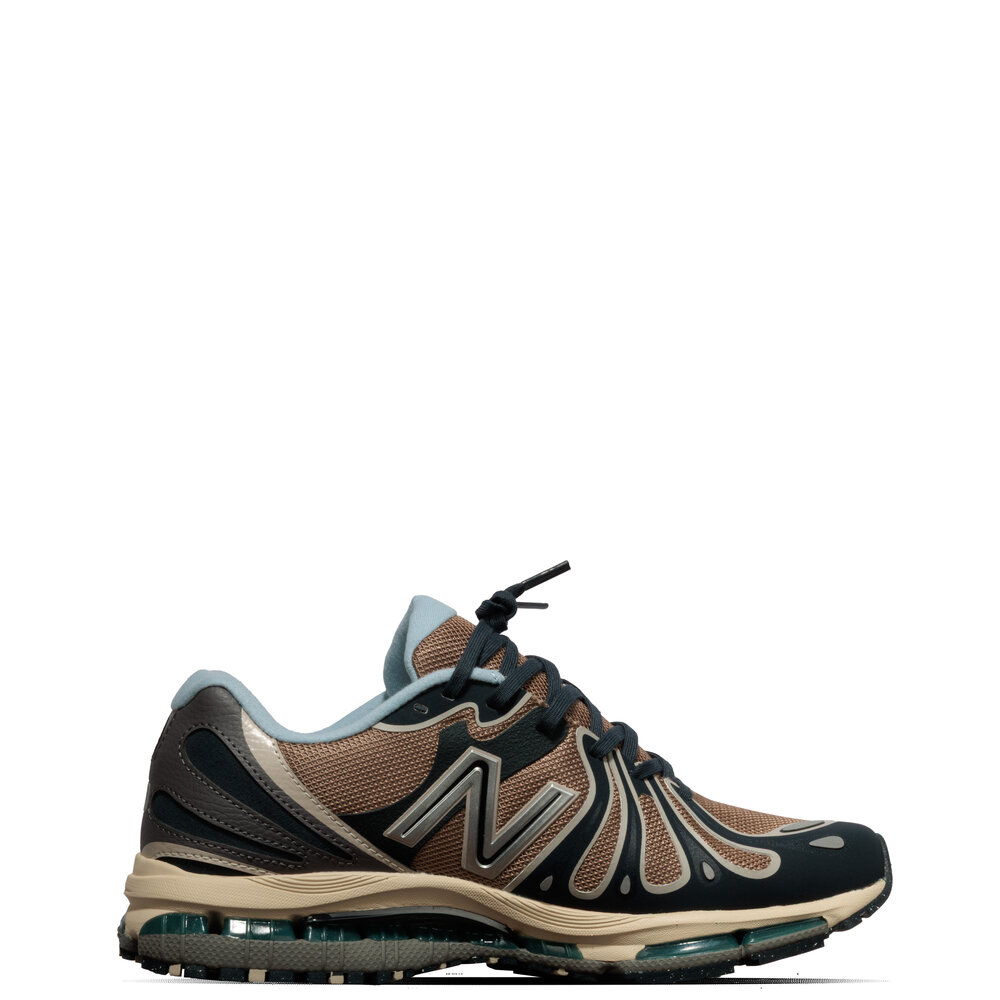 NEW BALANCE 'OUTERSPACE'