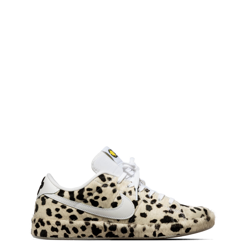 NIKE TENNIS CLASSIC CS PRM CHEW DOG ‘WHITE BLACK’