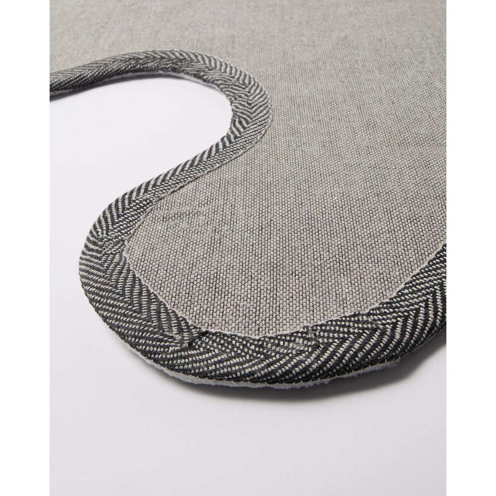 BY PARRA HIGH HEEL GLOVES TUFTED RUG