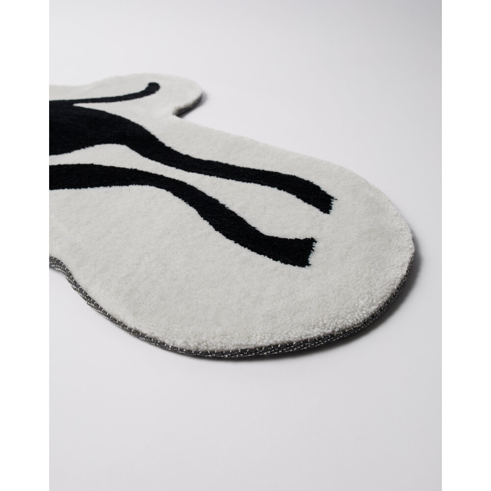 BY PARRA HIGH HEEL GLOVES TUFTED RUG