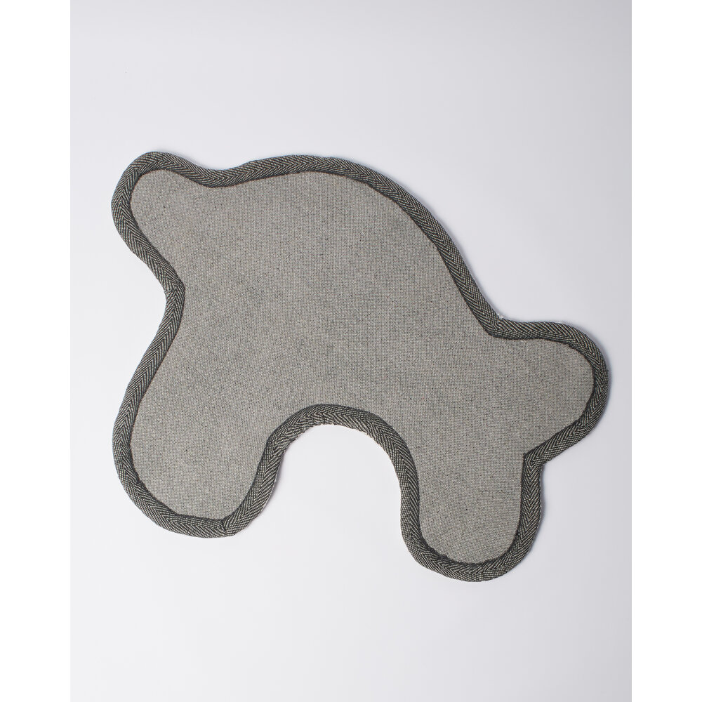 BY PARRA HIGH HEEL GLOVES TUFTED RUG