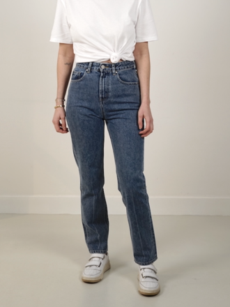 Amomento // Regular Denim Amomento // Regular Denim