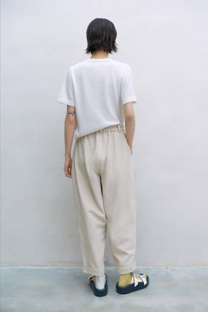 Cordera Cordera // Corduroy carrot pants