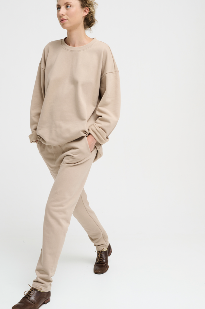 Monique van Heist // Trainer Beige sweat