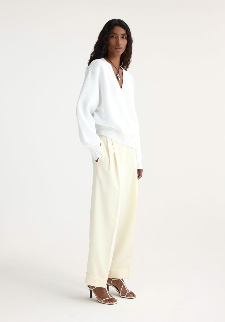 Róhe Róhe // V-neck knitted jumper