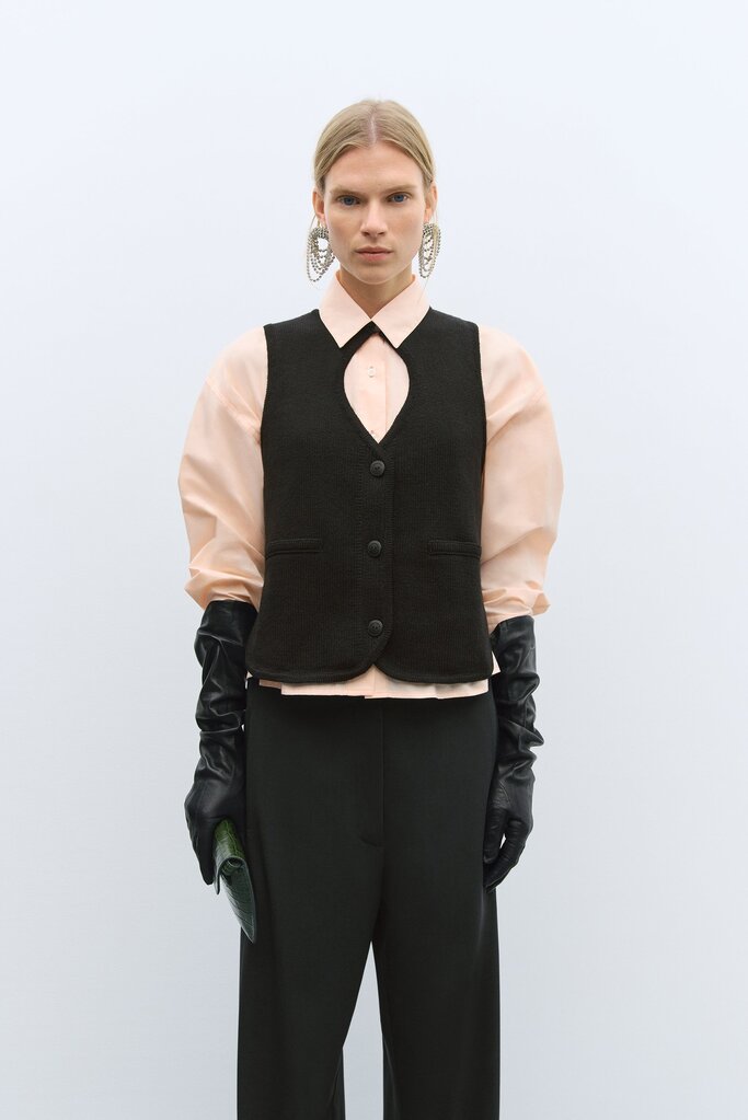 Cordera Cordera // Cut-Out Boat Neck Waistcoat