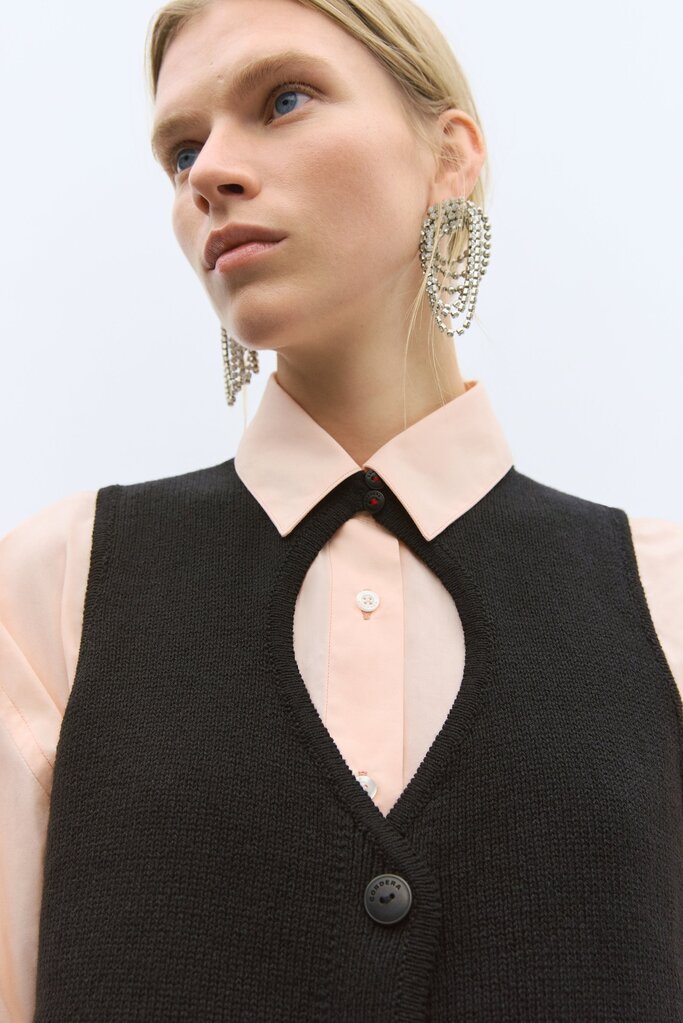Cordera Cordera // Cut-Out Boat Neck Waistcoat