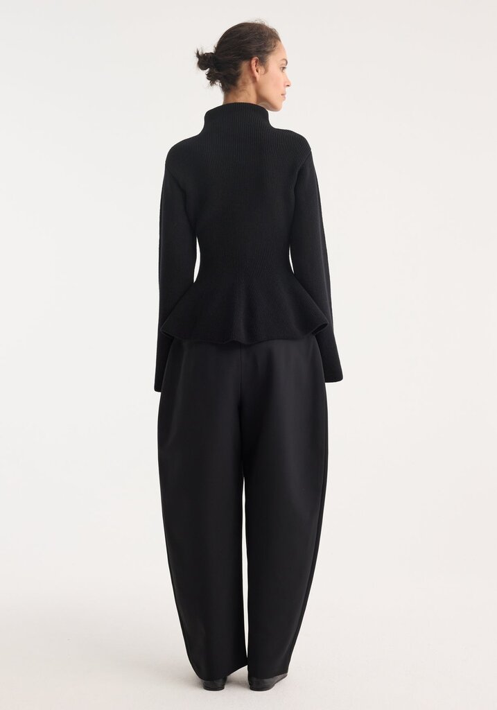 Róhe Róhe // Sculptural knitted top