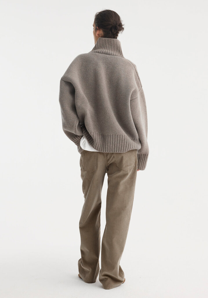 Róhe Róhe // Sculptural compact turtleneck