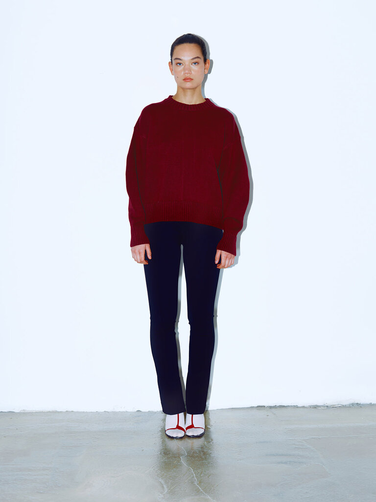 Caes Caes // 0198 Curved sleeve regular fit sweater