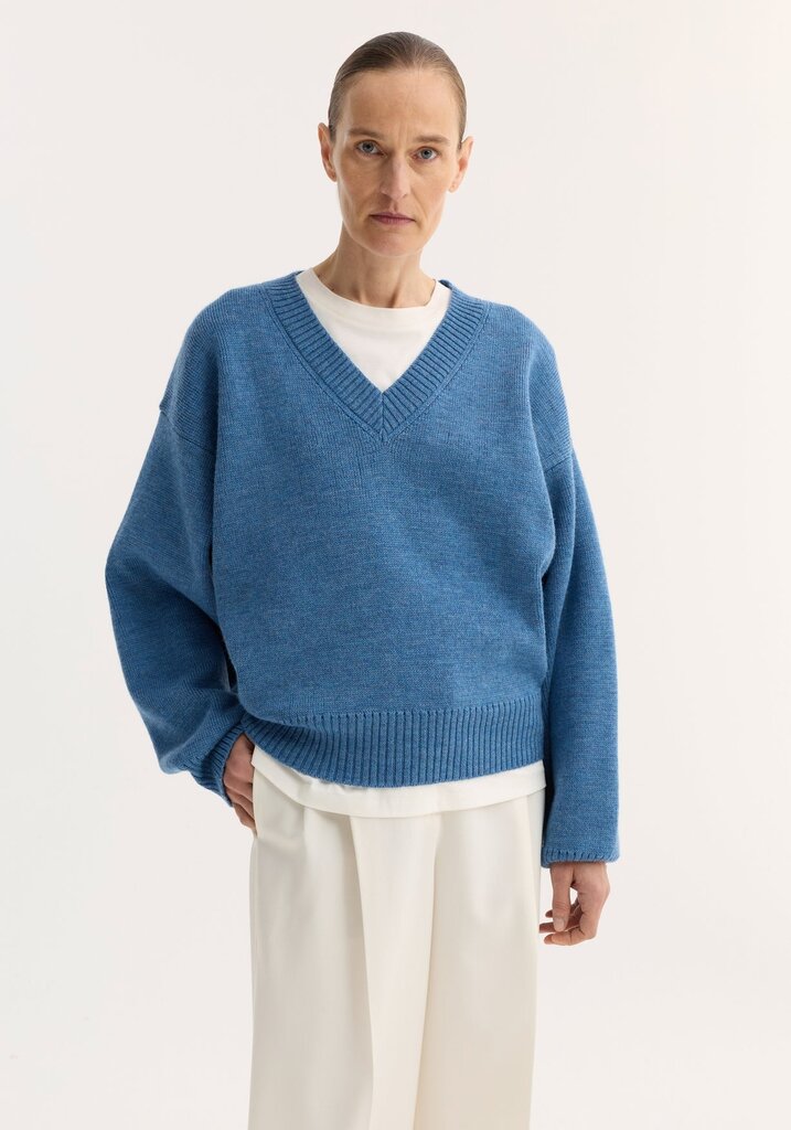 Róhe Róhe // V-neck knitted jumper Denim Blue