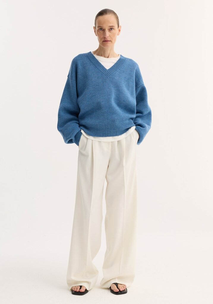 Róhe Róhe // V-neck knitted jumper Denim Blue