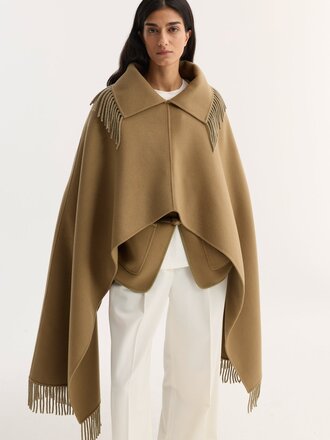Róhe Fringe poncho