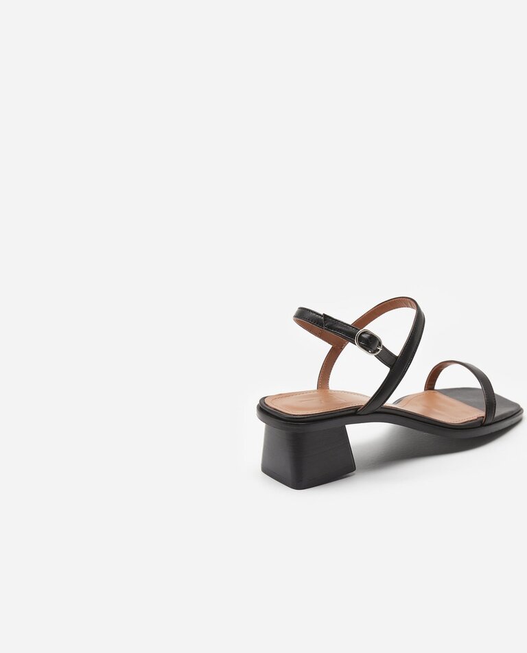 Flattered Flattered // Juno