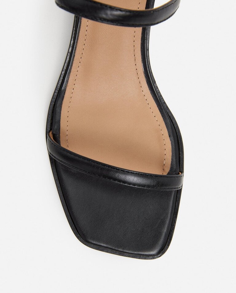 Flattered Flattered // Juno