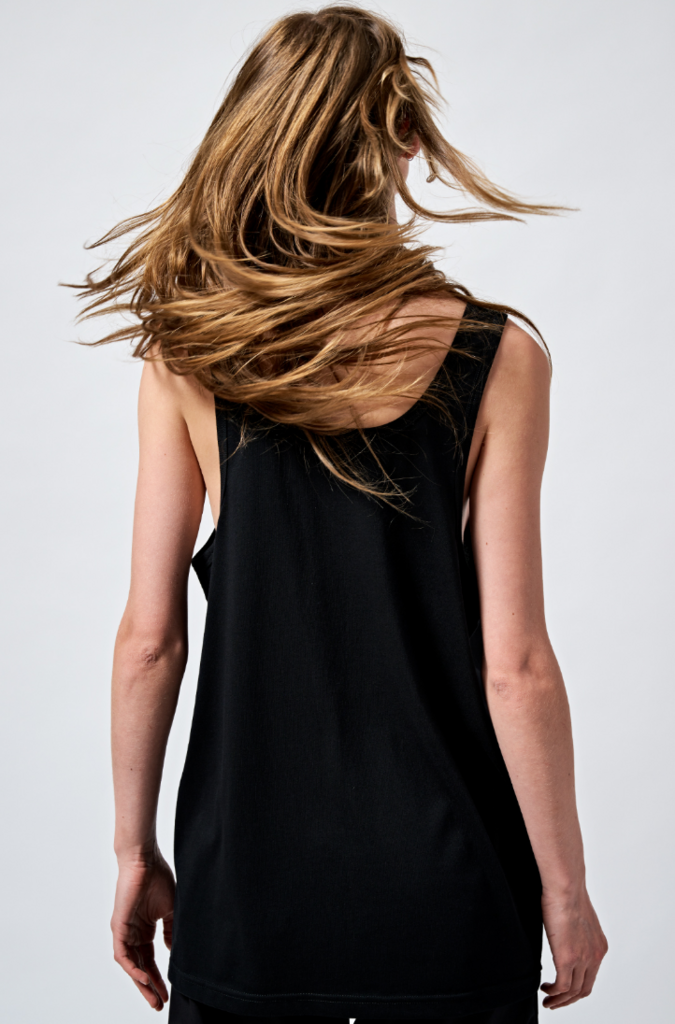 Monique van Heist MvH // Wife Black