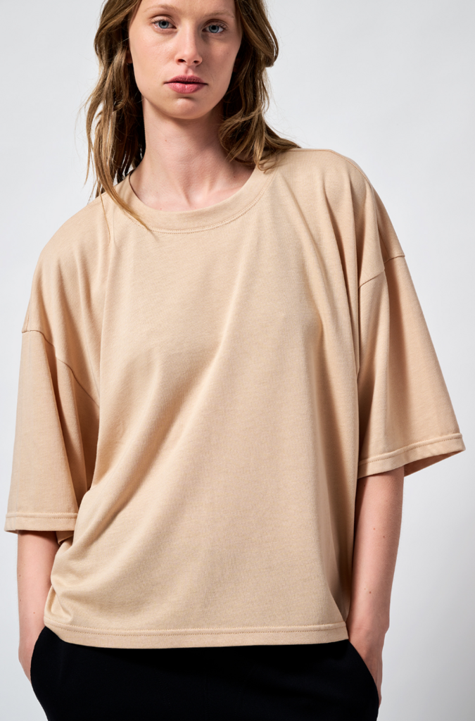 Monique van Heist MvH // Box SS