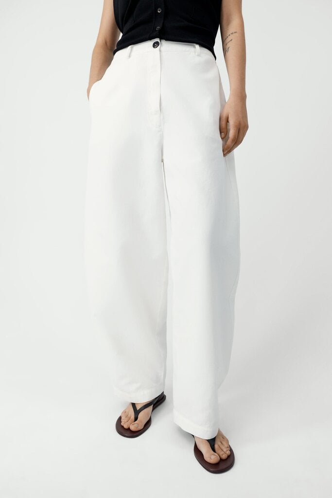 Cordera Cordera // Cotton & Linen Curved Pants