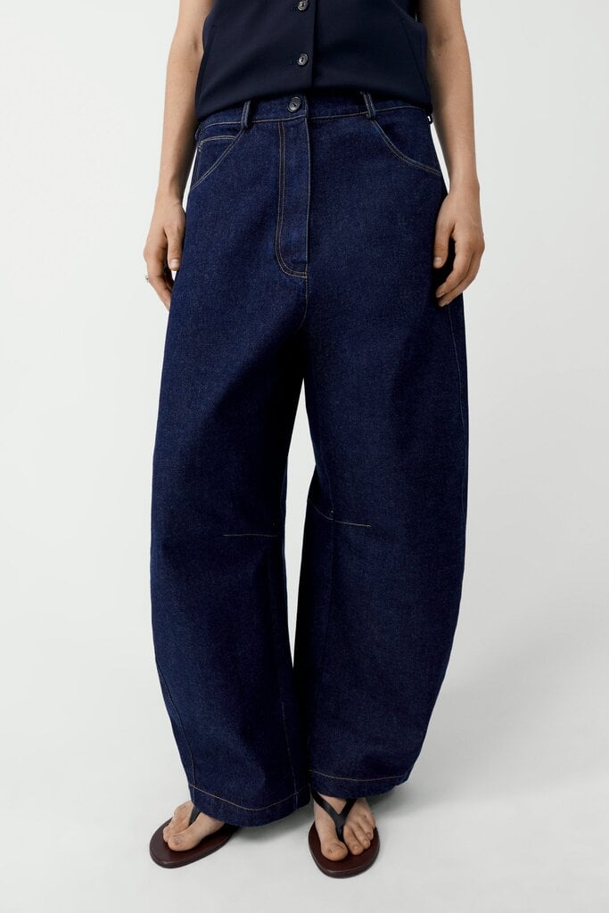 Cordera Cordera // Curved Baggy Jeans