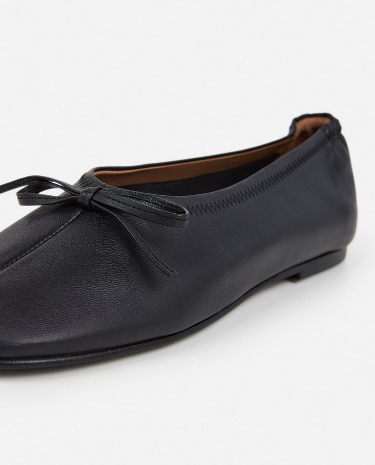 Flattered Flattered // Blaise Leather