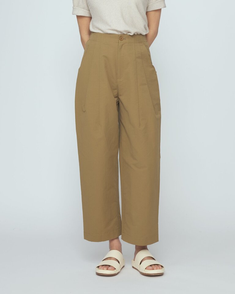 7115 7115 // Spring Pleated Trouser