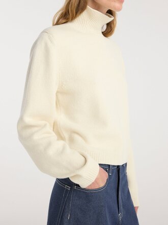 Róhe Statement shoulder cropped turtleneck