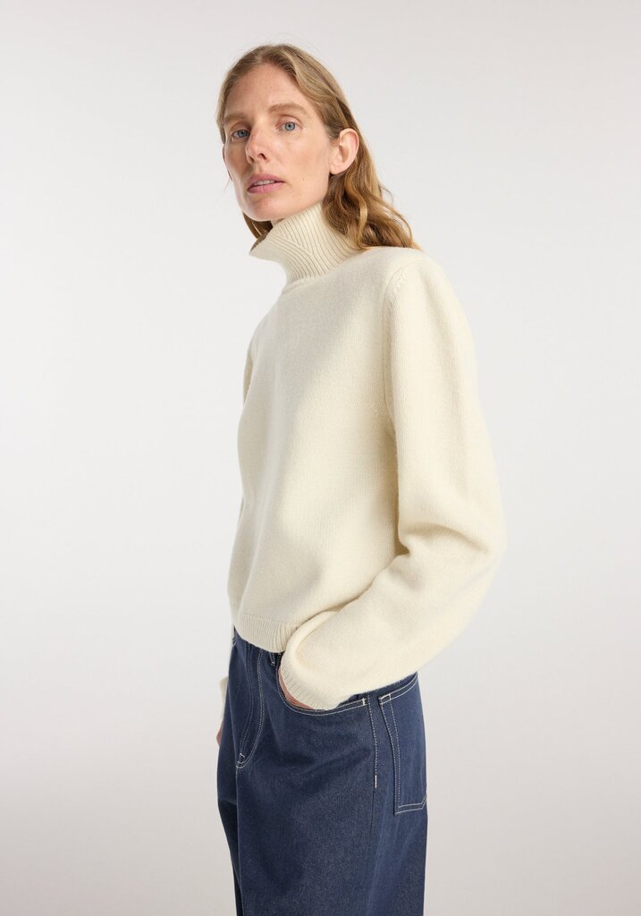 Róhe Róhe // Statement shoulder cropped turtleneck