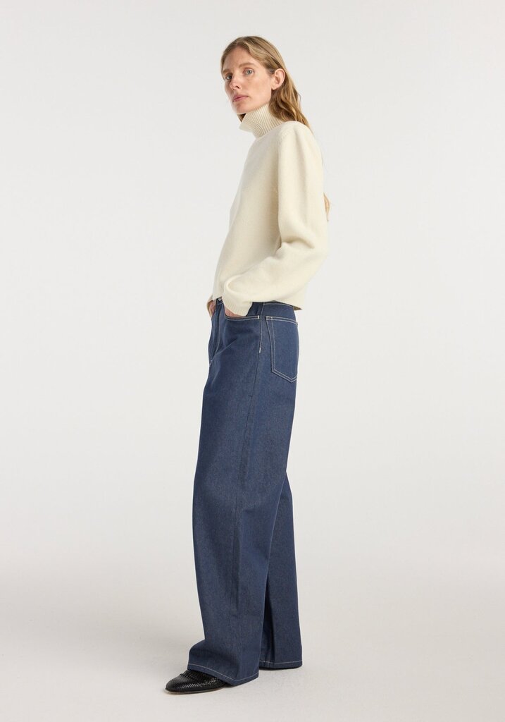 Róhe Róhe // Statement shoulder cropped turtleneck
