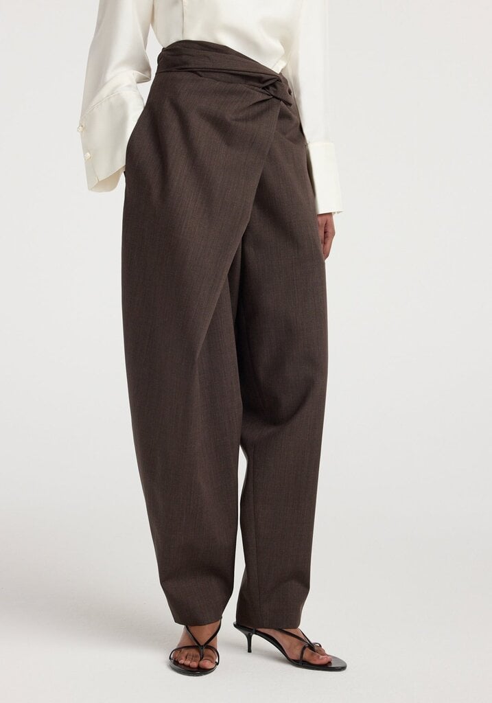 Róhe Róhe // Sarong knot trousers
