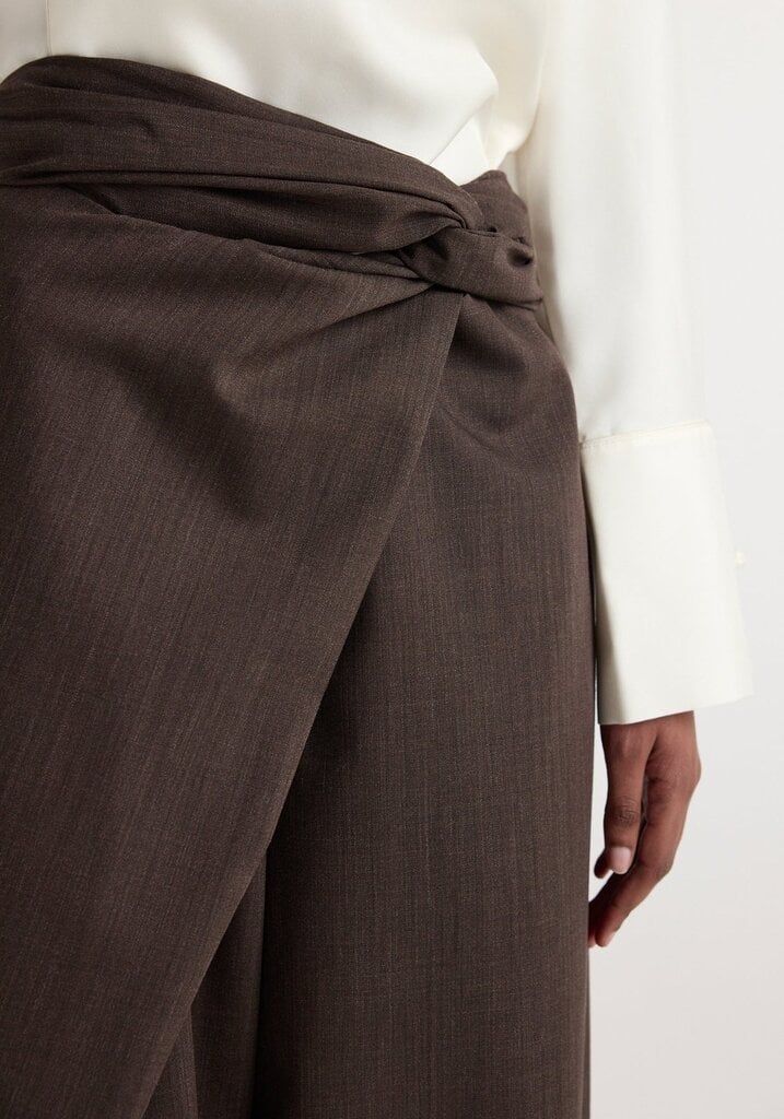 Róhe Róhe // Sarong knot trousers