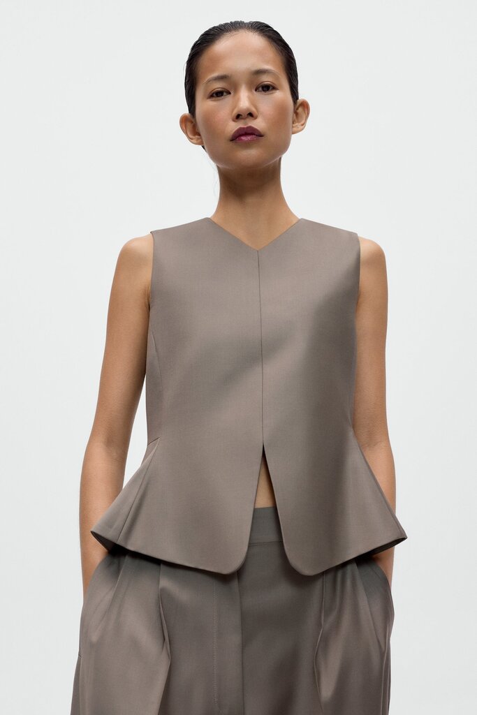 Cordera Cordera // Tailored Peplum Vest