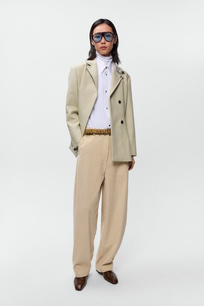 Cordera Cordera // Corduroy Curved Pants