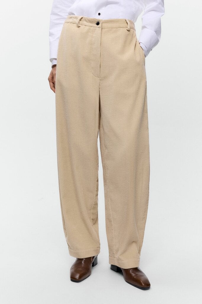 Cordera Cordera // Corduroy Curved Pants