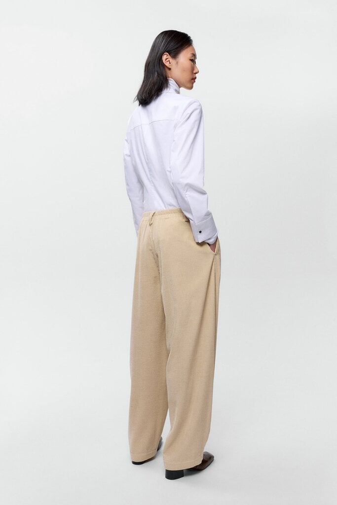 Cordera Cordera // Corduroy Curved Pants
