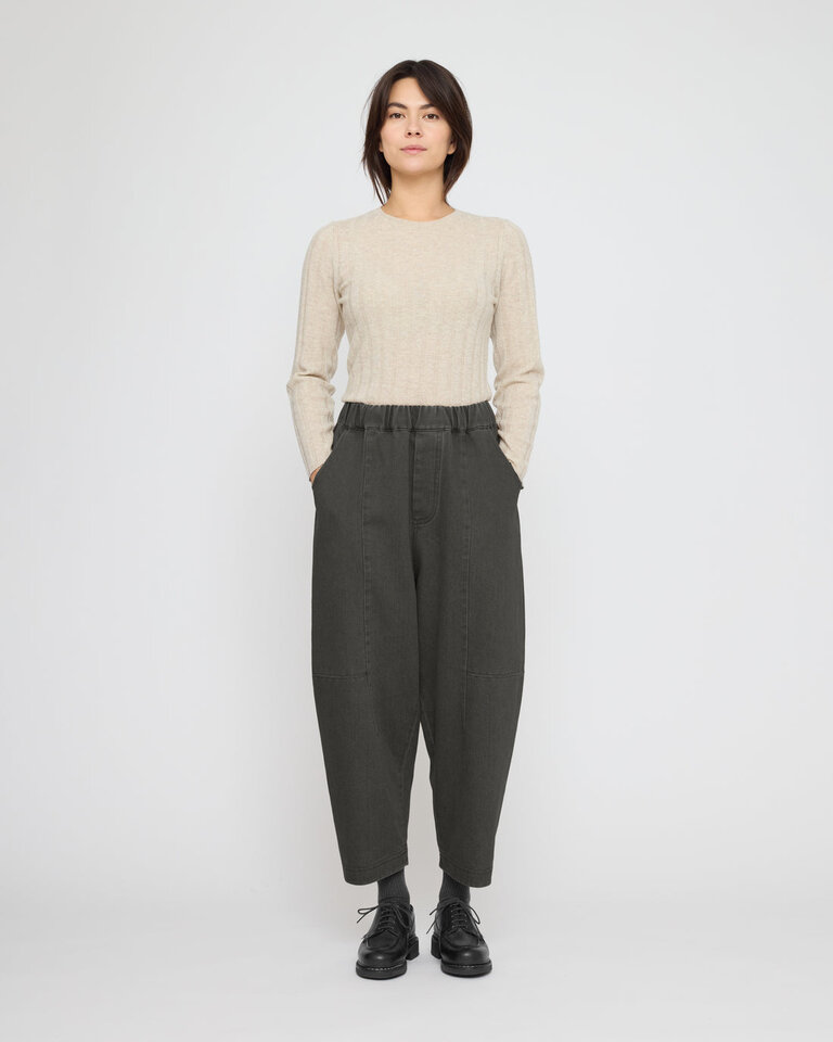 7115 7115 // Elastic Barrel Trouser Black