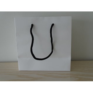 torino claerpack Torino 16 x 8 x 16 cm sac en kraft avec des cordelières noirs