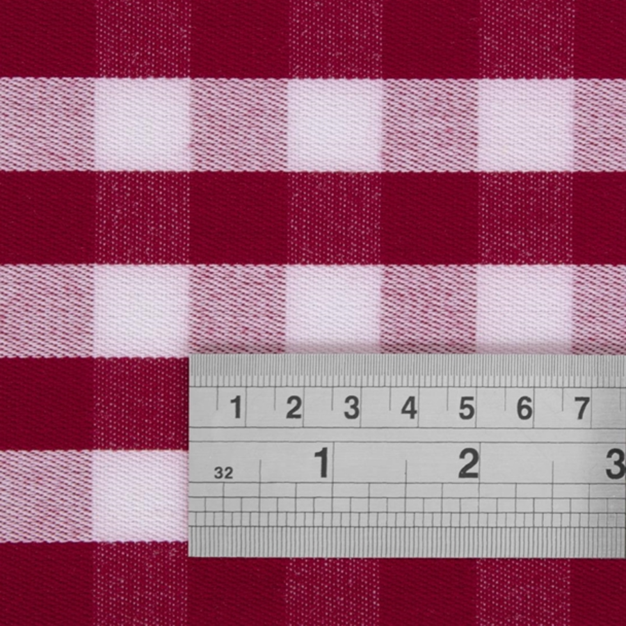 Nappe carrée à carreaux rouges en polyester Mitre Comfort Gingham | plusieurs tailles