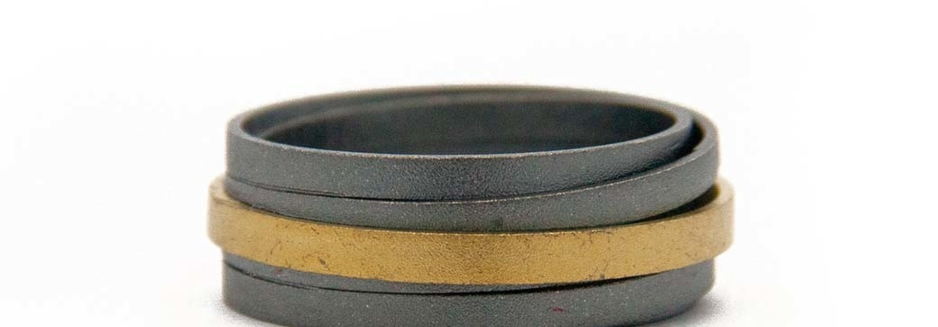 Lux ring contrast interior