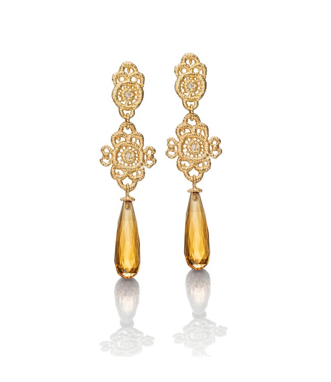 Brigitte Adolph Pendant earrings “Madame Favart”