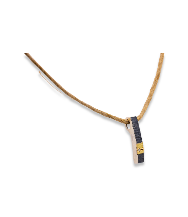 Arior Barcelona Delta Small pendant met 1 Diamant 0,015 ct