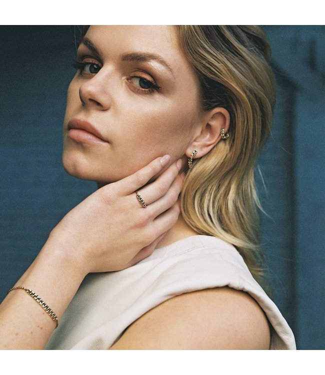 Buddha to Buddha Exklusives Davina Gold Earrings 14kt YG aus 925er Sterlingsilber – Gratis Gravur