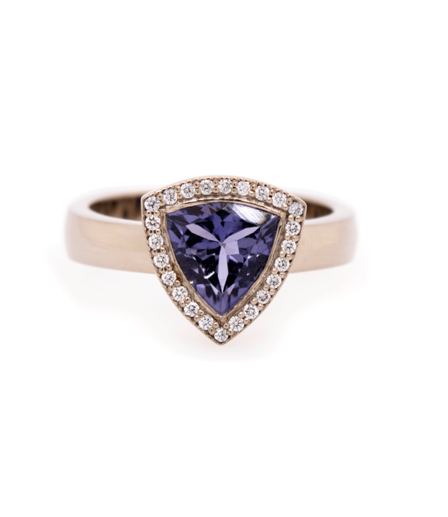 W. de Vaal Ring 14krt White gold with idolite 1,33 crt.