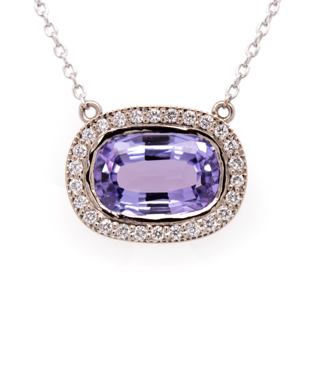 W. de Vaal Pendant 14krt White gold with tanzanite 1,85 crt.