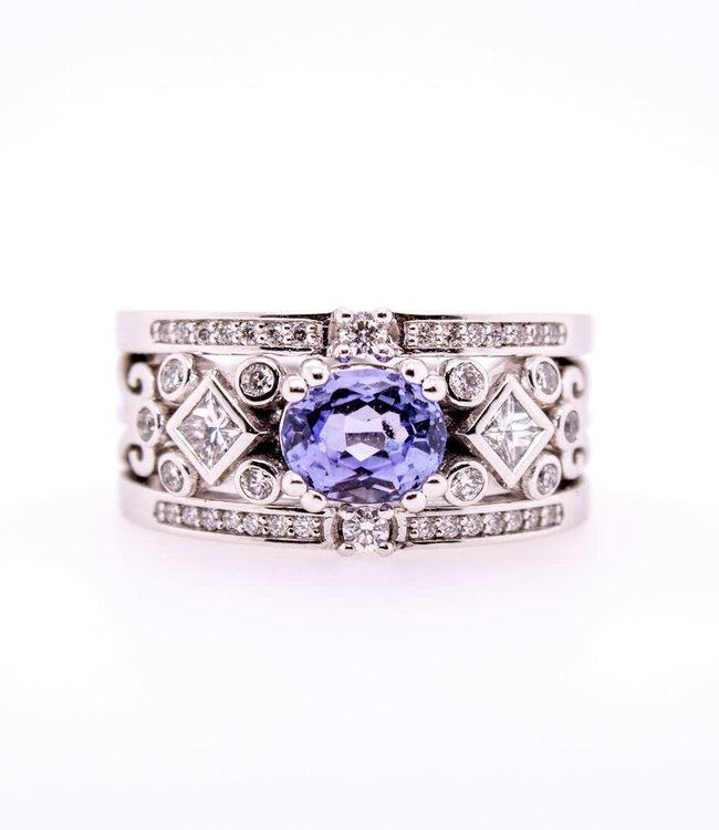 W. de Vaal Ring 14krt Weißgold mit Tansanit.