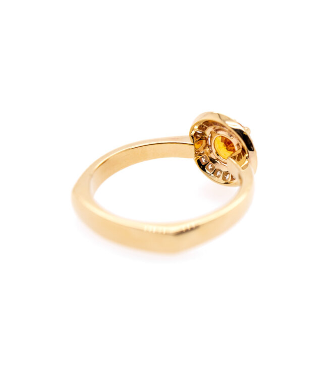 W. de Vaal Ring 14krt Gelbgold mit Korund & Diamant 0.18crt (3137)