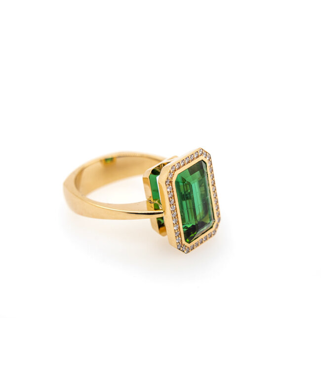 W. de Vaal Ring 14krt Yellow Gold with Tourmaline 6,81crt & Diamond 0,20crt (3030)